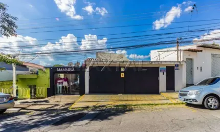 Casa na região do Jardim França com 340 m². Com 4 Dormitórios, 1 Suíte, piscina  e 2 vagas.