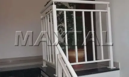 Sobrado com 3 dormitórios, 1 suíte,  sala com 2 ambientes , - 3 vagas  Região Tucuruvi