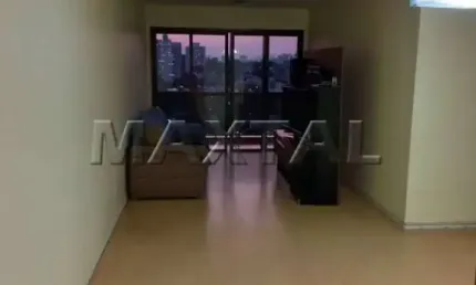 Apartamento À venda de 117m², com 3 dormitórios, 1 suíte, 2 banheiros e 1 vaga.