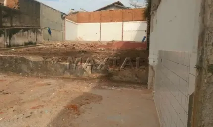 Terreno à venda na Região do Chora Menino com 400m², com 10x40. Ótima localização.
