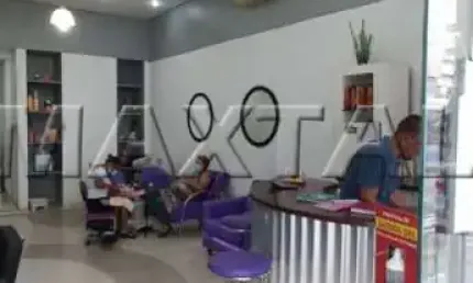 Prédio em santana, com 2 pisos, salão nível da rua com 45m², 8 salas, 5 banheiros, zona comercial