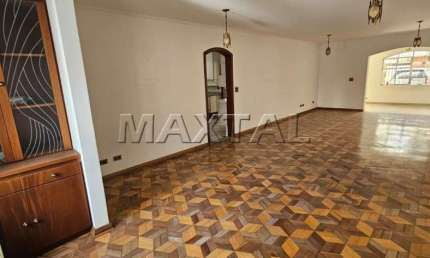 Casa de Vila à venda em Santana, com 263 m², 4 dormitórios, churrasqueira, quintal e 3 vagas.