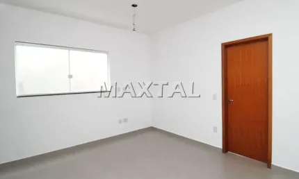 Apartamento de 34m² com 1 dormitório, sala, sacada e cozinha, no Parque Mandaqui.