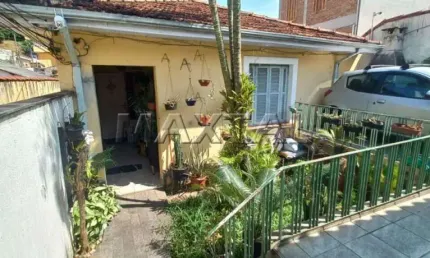 Casa para venda com 3 dormitórios, 3 salas, edicula mais 2 moradias com 10 de frente  boa para renda