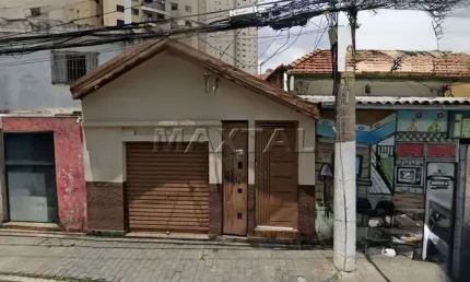 Casa térrea antiga à venda à poucos metros do Metrô Parada Inglesa, terreno com 175m².