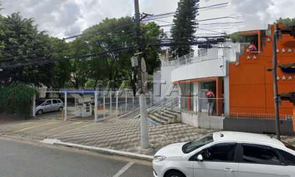 Ponto Comercial para locação no Centro de Santana, com 565,00 de área util e 30 vagas de garagem.