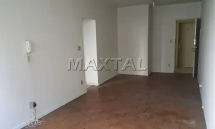 Apartamento na Santa Efigênia, próximo do Centro com um dormitório, sala, cozinha e banheiro.