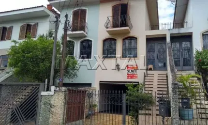 Sobrado no Jardim São Paulo 3 dormitórios sendo 1 suíte, garagem para até 4 carros.