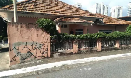 Terreno à venda com duas casas, 2 dormitórios, sala, cozinha, na santa teresinha.