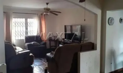 Sobrado na zona norte, bairro jardim do colégio, 3 dormitórios sendo 1 suíte, 5 vagas, com 197m².