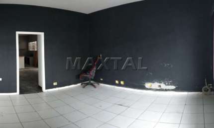 Casa à venda de 300m², no Limão. Com 3 dormitórios, 2 salas, 2 banheiros e 6 vagas de garagem.
