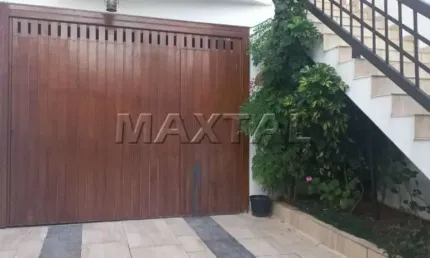Vende-se sobrado Jardim França, 3 Dormitórios, 1 Suíte , sacada, 5 vagas e edícula.