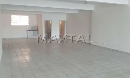 Salão comercial na Rua Voluntários da Pátria 210m², Laje 2, 2 banheiros, junto ao Metrô Santana .