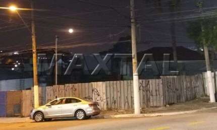 Terreno com 527 m²  Comercial ou Residencial em Av. de Grande Movimentação e Feira Livre  Vende