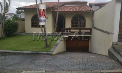 Casa a Venda no Jardim Floresta, 4 quartos 2 suítes closet, quintal gramado 8 vagas salão de festas
