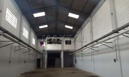 Galpão à venda em Santana, com 3 banheiros e  salas, de 502 m²e pé direito alto.