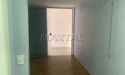 Sala/Comercial para locação na Avenida Parada Pinto com 42m², com 1 salas e 2 banheiros.