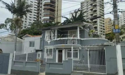 Sobrado à venda de  210m², com 3 dormitórios, 1 suíte e 2 vagas em santana.