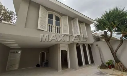 Sobrado à venda de 380m², com 4 Dormitórios, 3 Suítes e 5 Vagas, no Jardim França.