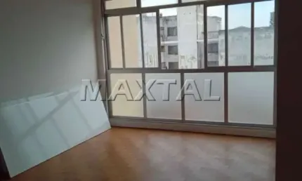 Apartamento a uma quadra do metrô santana contendo 3 dormitórios, 2 banheiros e uma vaga de garagem.