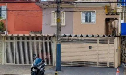 Sobrado à venda em Perdizes na Rua Dos Caetés, com  3 dormitórios e 2 vagas.