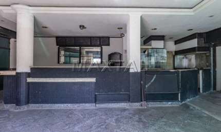 Loja de esquina na Doutor Zuquim  ao lado do terminal de ônibus e metrô Santana ZN