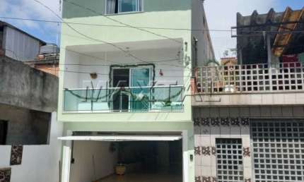 Casa assobradada com 210 m², 3 dormitórios, 2 suítes, 2 banheiros, lavabo, cozinha, sacada, 3 vaga
