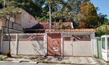 Casa no Horto Florestal com 142m², com 4 Dormitórios, 4 Banheiros, 3 Suítes e 4 Vagas.