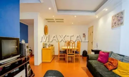 Apartamento na Região da Vila Mazzei com 62 m², 2 dormitórios, 1 banheiro e 1 vaga.