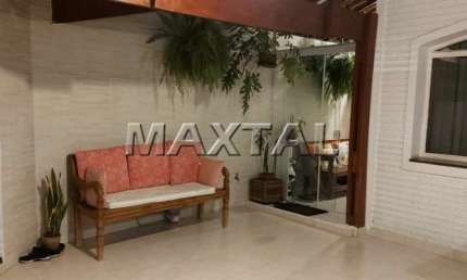 Sobrado na Região do Tucuruvi  com 151m², com 3 Dormitórios, 3 Banheiros (1 Suíte)  e 2 Vagas.