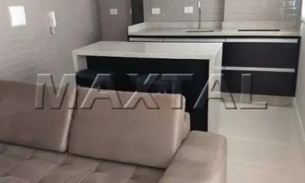 Apartamento com 40m² em Santana ,1 quarto, sala, sacada, 1 vaga, reformado.