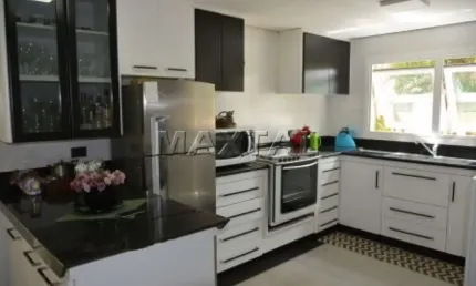 Sobrado a venda nas Palmas com 500m² 3 dormotórios 3 suites 3 vagas