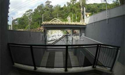 Sobrado na Vila Amália,  260m², 3 dormitórios, 3 Suítes, 5 banheiros, 6 vagas.