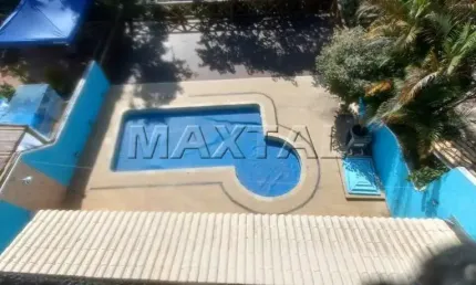 Sobrado Isolado em condomínio com 06 dormitórios, 2 suite, 4 banheiros e 4 Vagas, Jardim Itatinga.