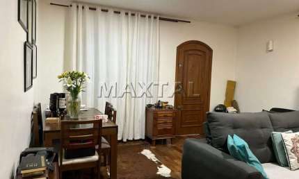 Casa no Tremembé com 230m², 2 dormitórios, 3 banheiros e 3 vagas com quintal.