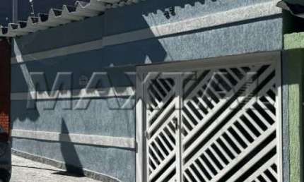 Casa a venda com 2 suítes, sala, copa, cozinha com armários 2 lavanderias entrada lateral e 2 vagas
