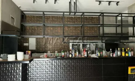 Loja comercial para locação, de 40m², em esquina bem movimentada, próximo ao metro república.