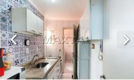 Apartamento de 53m²,  com 2 dormitórios, 1 banheiro, área de serviço com lavanderia e 1 vaga.