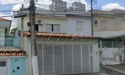 Sobrado a Venda com 3 dormitórios, 1 suíte, 4 bannheiros, 2 vagas com 120m²