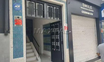Aluga-se sala Comercial de 28m²,  com 1 banheiro, Ótima localização no bairro Ipiranga