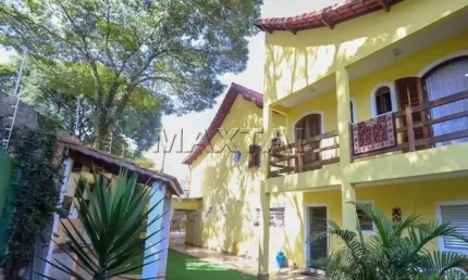 Casa no parque mandaqui, com 4 dormitórios, sendo 2 suítes, quintal, churrasqueira e 3 vagas.
