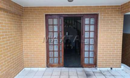 Sobrado no Imirim com 2 dormitórios, 1 suíte, sala, cozinha e 1 vaga de garagem com 100m².