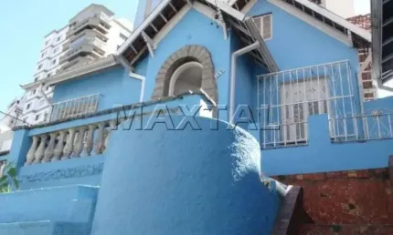 Casa assobradada comercial com 3 salas, 2 banheiros e 2 vagas de garagem 180m², no tucuruvi.