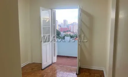 Apartamento com 1 Dormitório , Sacada ,Sala, Cozinha  Próximo ao Metro Tucuruvi.