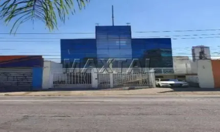 Prérdio com 520m² construído com 8 vagas fixas e 16 com manobrista na Av. General Ataliba Leonel.