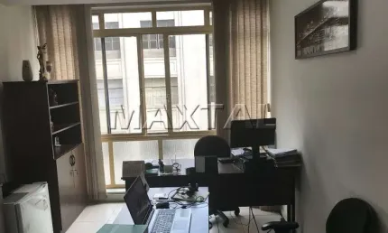 Sala Comercial 88m², com dois ambientes, 2 banheiros ao Lado da Catedral da Sé.