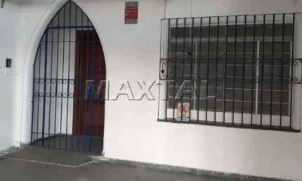 Sobrado à venda em Santana, de 150m². Com 3 dormitórios, 2 vagas de garagem e 4 salas.