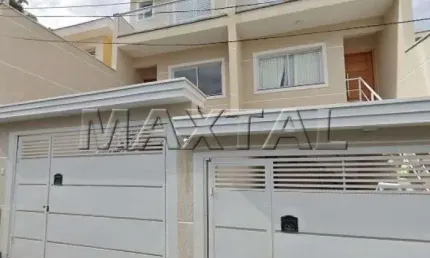 Sobrado à venda 3 dormitórios, sendo 1 suíte, 1 sala, 2 banheiros e 3 vagas, no tremembé.