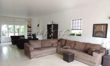 Sobrado 490m , com 4 dormitórios , 4 suites, 7 banheiros e 5 vagas Regiões:  Vila Irmãos Arnoni