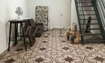Galpão na região do Campo Belo com 240m² de área útil, 150m²de vão livre, trifásico. 3 vagas